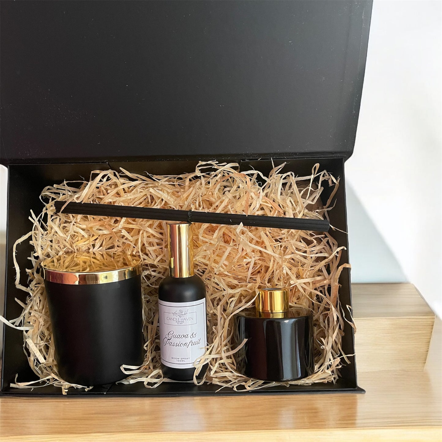 Black & gold fragrance gift pack